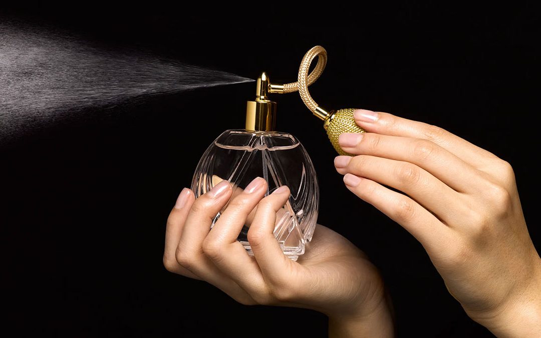 نقش شگفت‌انگیز الکل در عطرسازی؛ راز پنهان پشت رایحه‌های ماندگار